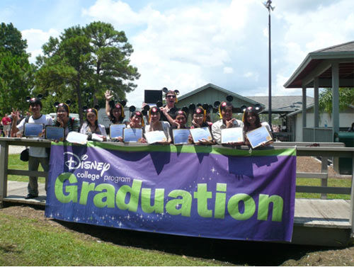 Cơ hội thực tập tại Walt Disney World Resort Hoa Kỳ cùng ĐH Troy